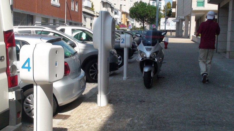 bessa leite.JPG (149.05 KiB) Visto 2534 vezes ainda não tem sinalética de proibição de estacionamento