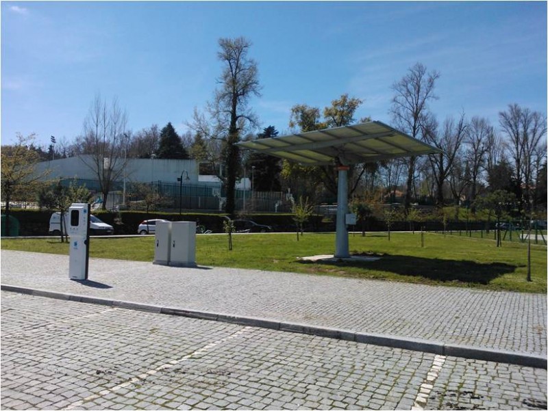 Posto de carregamento Mobi.e Parque do Fontelo 3.jpg
