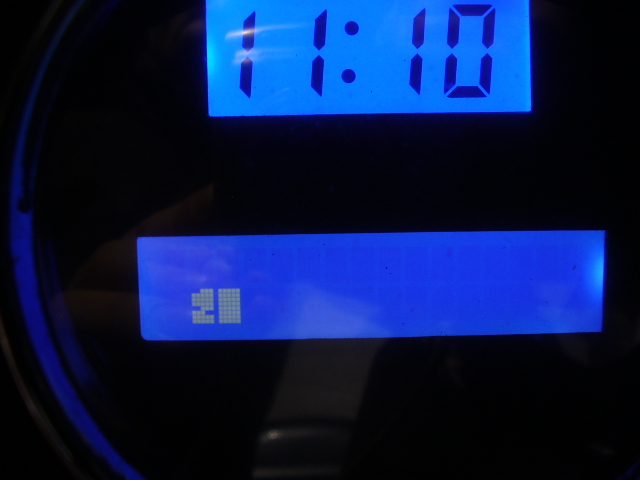 Quando se liga a mota aparece isto em vez de &quot;Monitor de Carga V-1.3 por jmal&quot;.