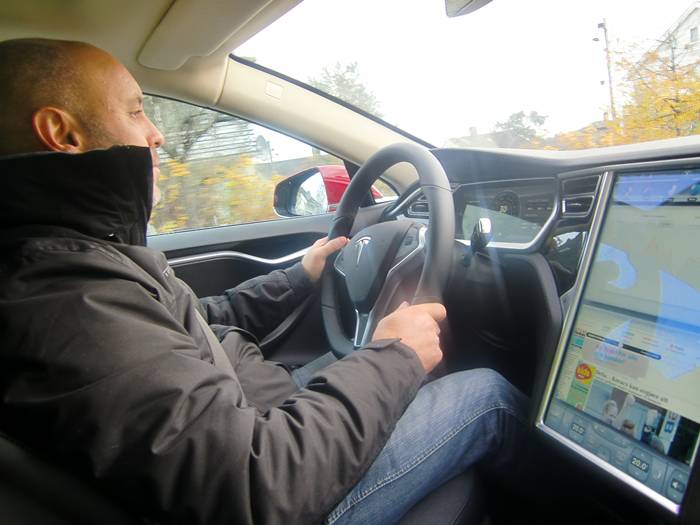 Tesla c.JPG