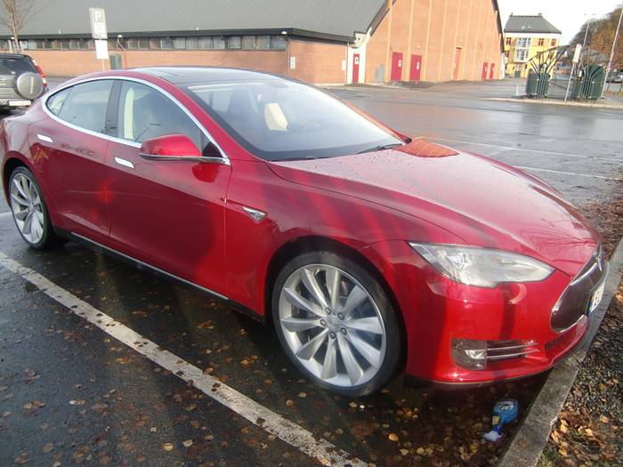 Tesla g.JPG