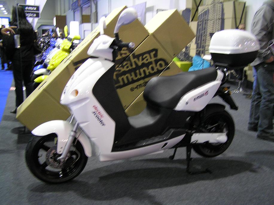 e-max com banco- Branco.JPG
