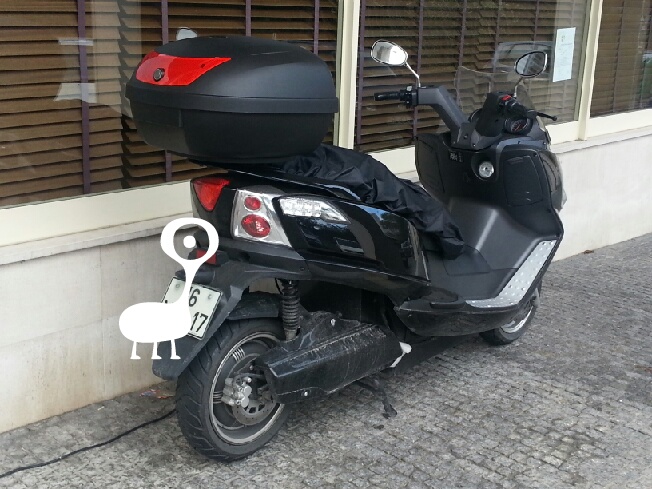 Vetrix estacionada no Porto