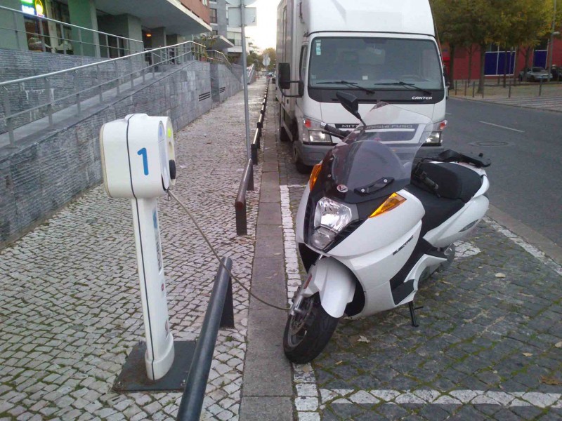 mobie-lrs0027.jpg