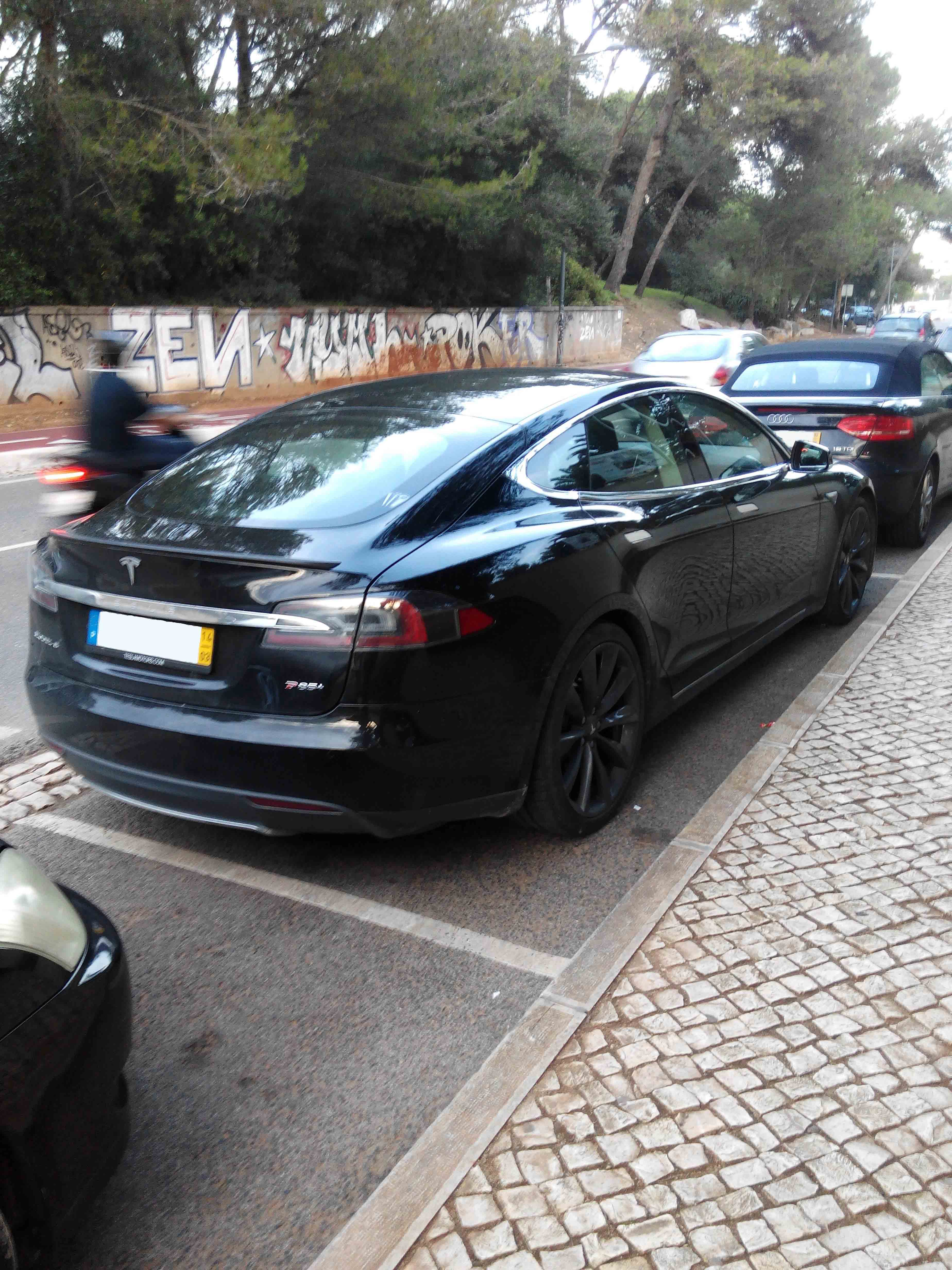2014-10-19--Tesla.jpg