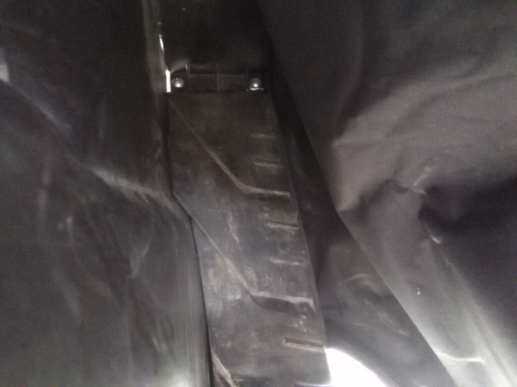 Interior b.jpg