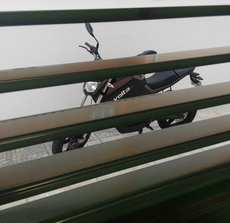img1.jpg