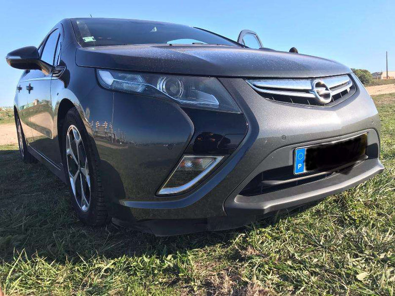 opel-ampera-grey.jpg