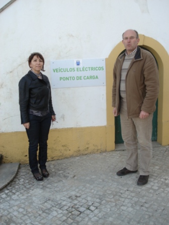 Ponto de carga Freguesia da Barreira Leiria 001.jpg