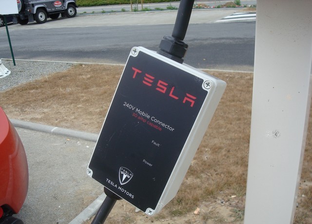 Chargeur-Tesla.jpg