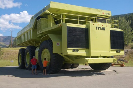 02_titan_monster[1].jpg