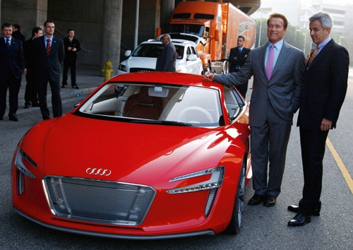 Arnold-Schwarzenegger-E-Tron-Audi.jpg