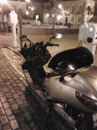 outra junto à estação