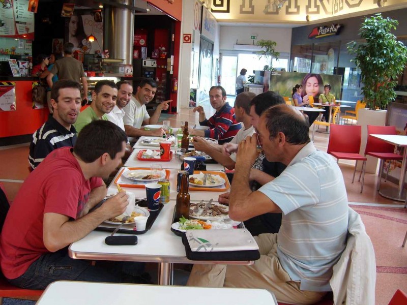 lindos meninos, nem fazem partidas!